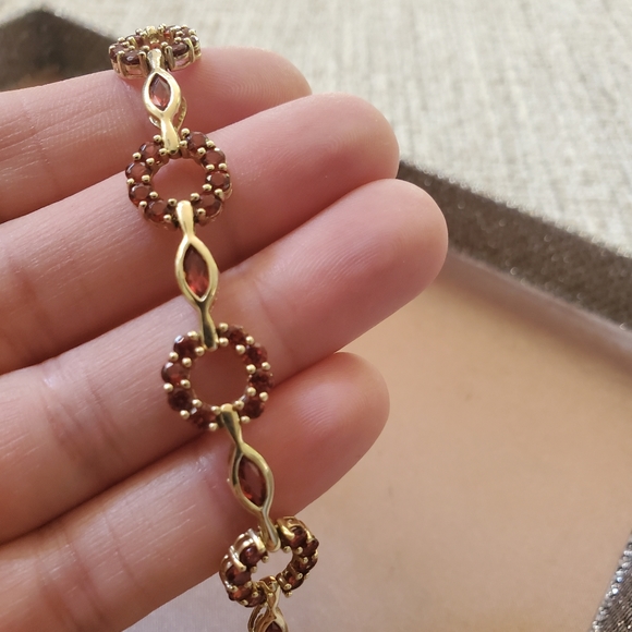 10k Gold Garnet Bracelet - Picture 4 of 11